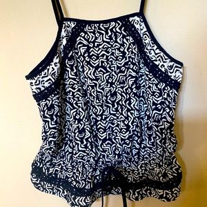 Cute black and white adjustable top